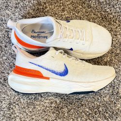 Nike Invincible Run - Men Size 8