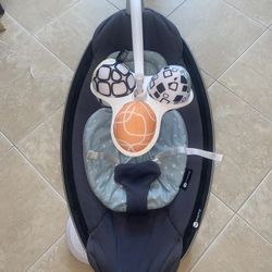 4moms mamaRoo 4 Bluetooth Plush Baby Swing + Infant Insert!