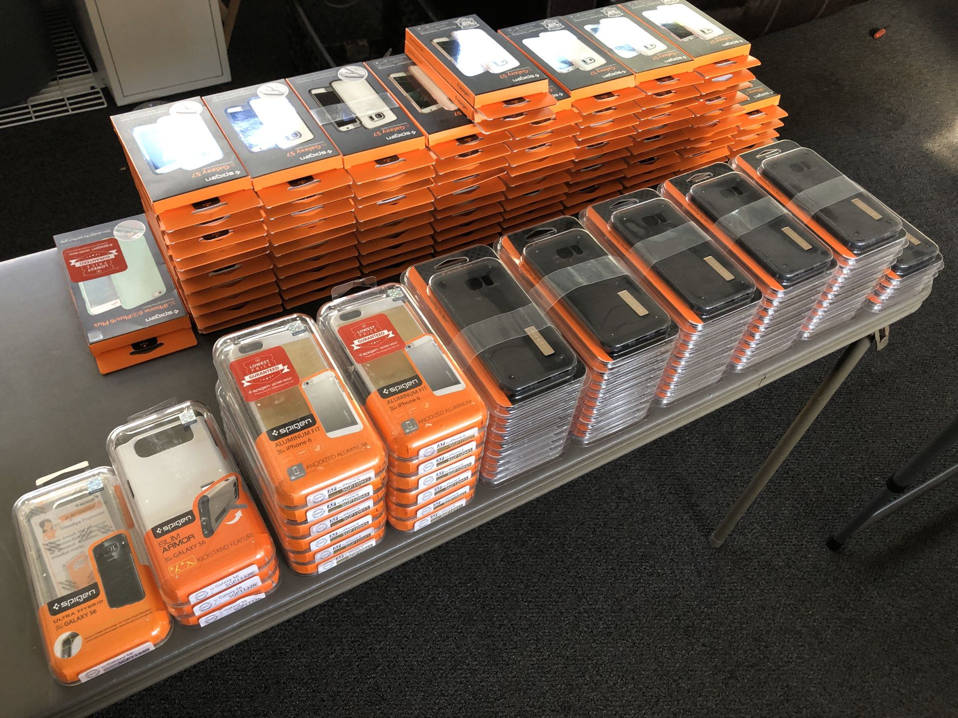 150 Spigen Galaxy S6/7, iPhone 6/7 cases Brand New in Boxes