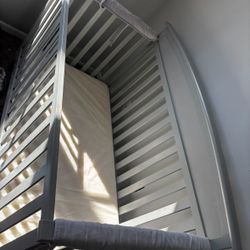 crib & changer
