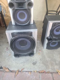 Sony speaker with radio and the subwolfers hardly used