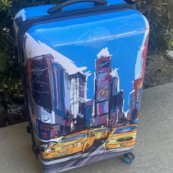 IT Luggage Hard Sided Suitcase 360deg Steering - NYC Skyline - 30"x20"x12"