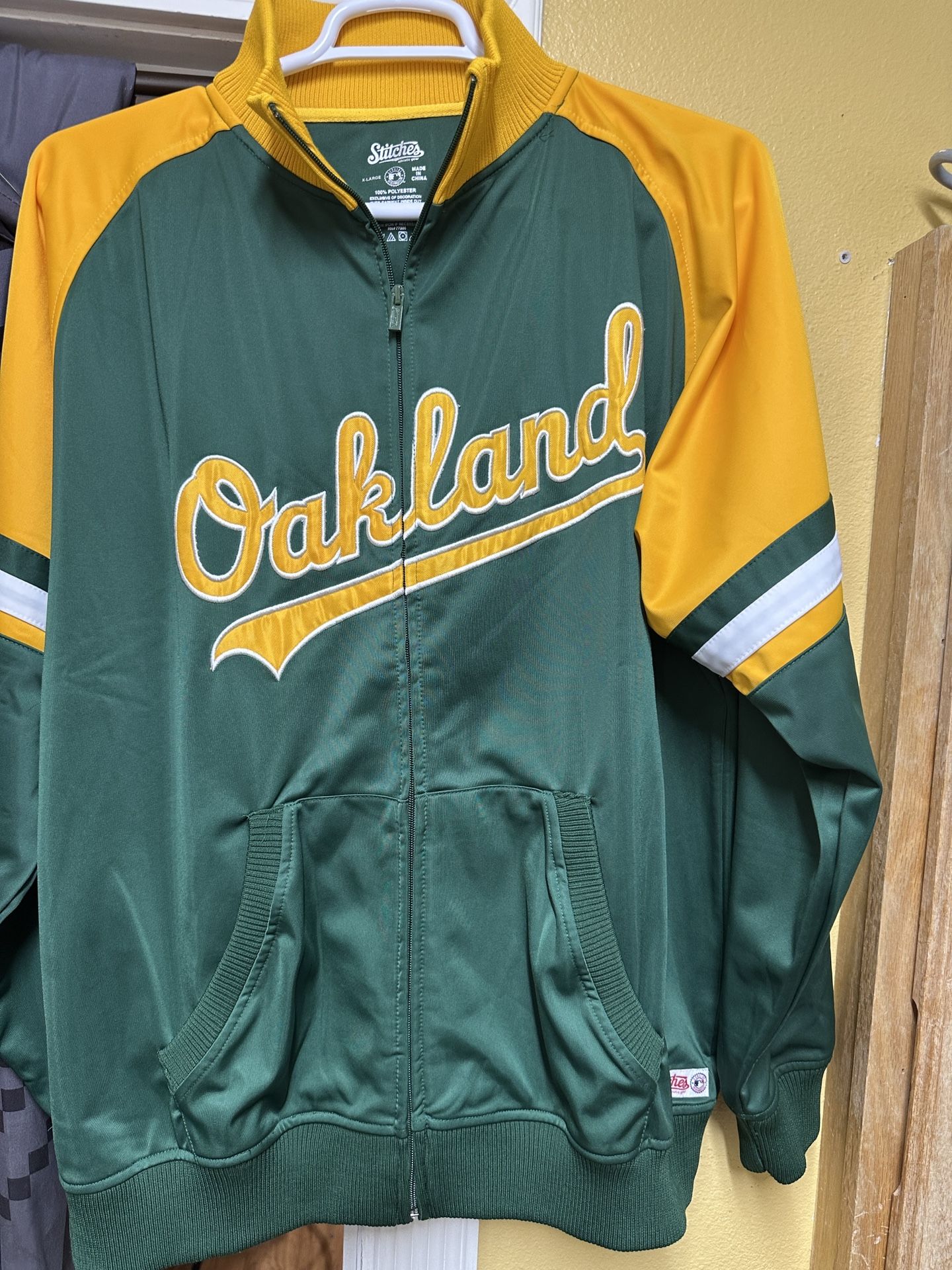 Oakland A’s Classic Stitches Jacket XL Excellent Condition