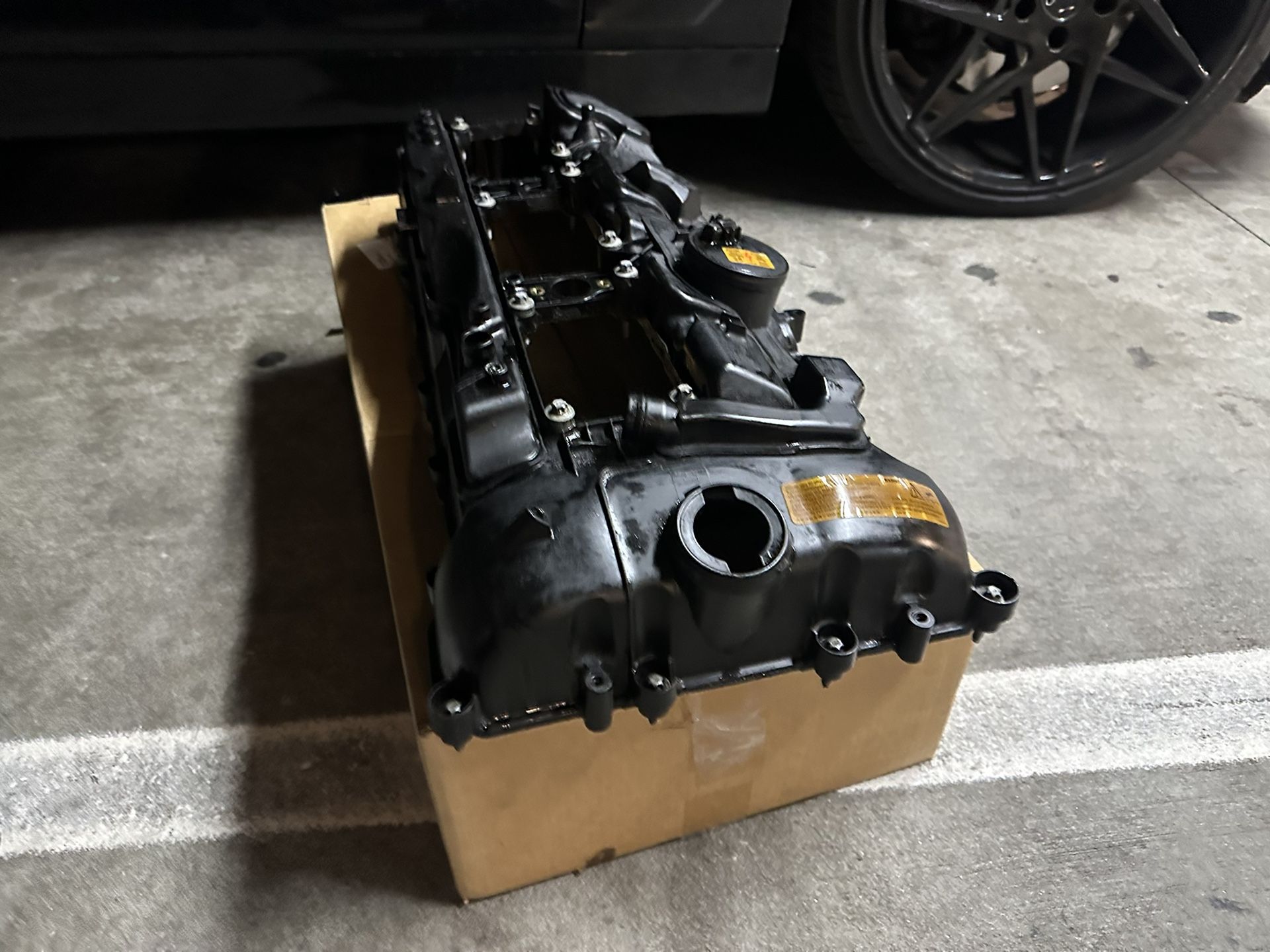 bmw genuine n55 Engine Valve Cover with Gaskets - 2011-2015 BMW 535i 