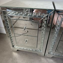 Beautiful Mirrored Nightstands