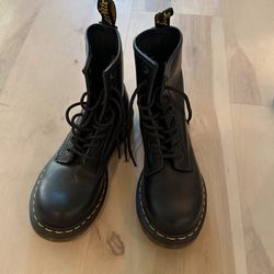 Dr. Marten Boots Slip Resistant
