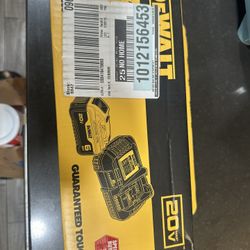 Combo Dewalt Battery Y Charger 