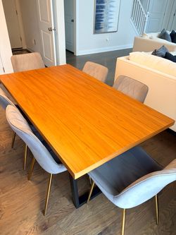 Dining table with 6 chairs.