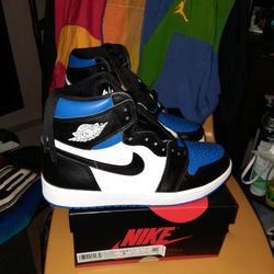 Air Jordan 1  Blue Toe