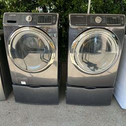 WASHER AND GAS DRYER WITH PEDESTALS