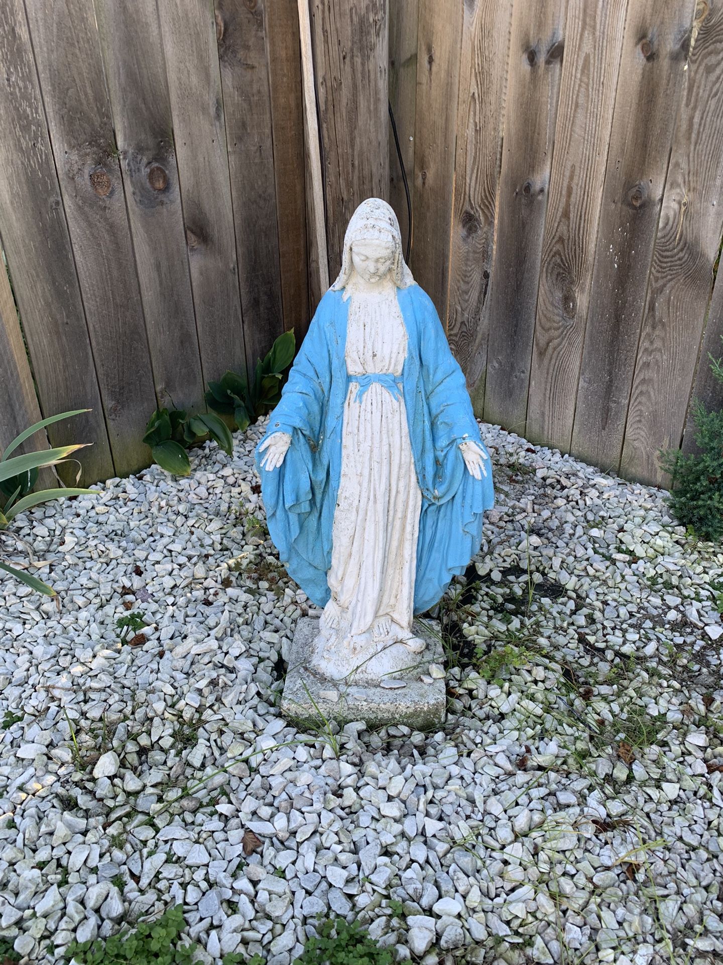 Virgin mary Statue -Free