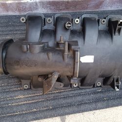 Intake manifold for 5.7 engine Dodge 2002 to 2008