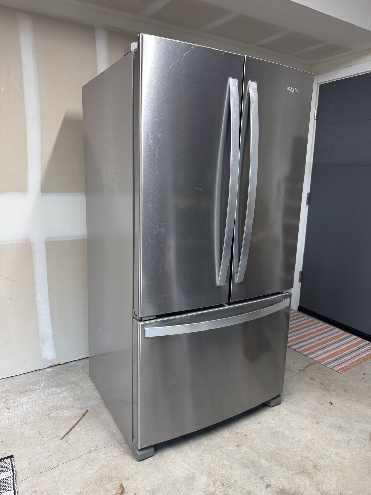 Whirpool 25.2 Cu feet Refrigerator