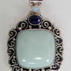 Silver sterling pendant and blue Star Sapphire