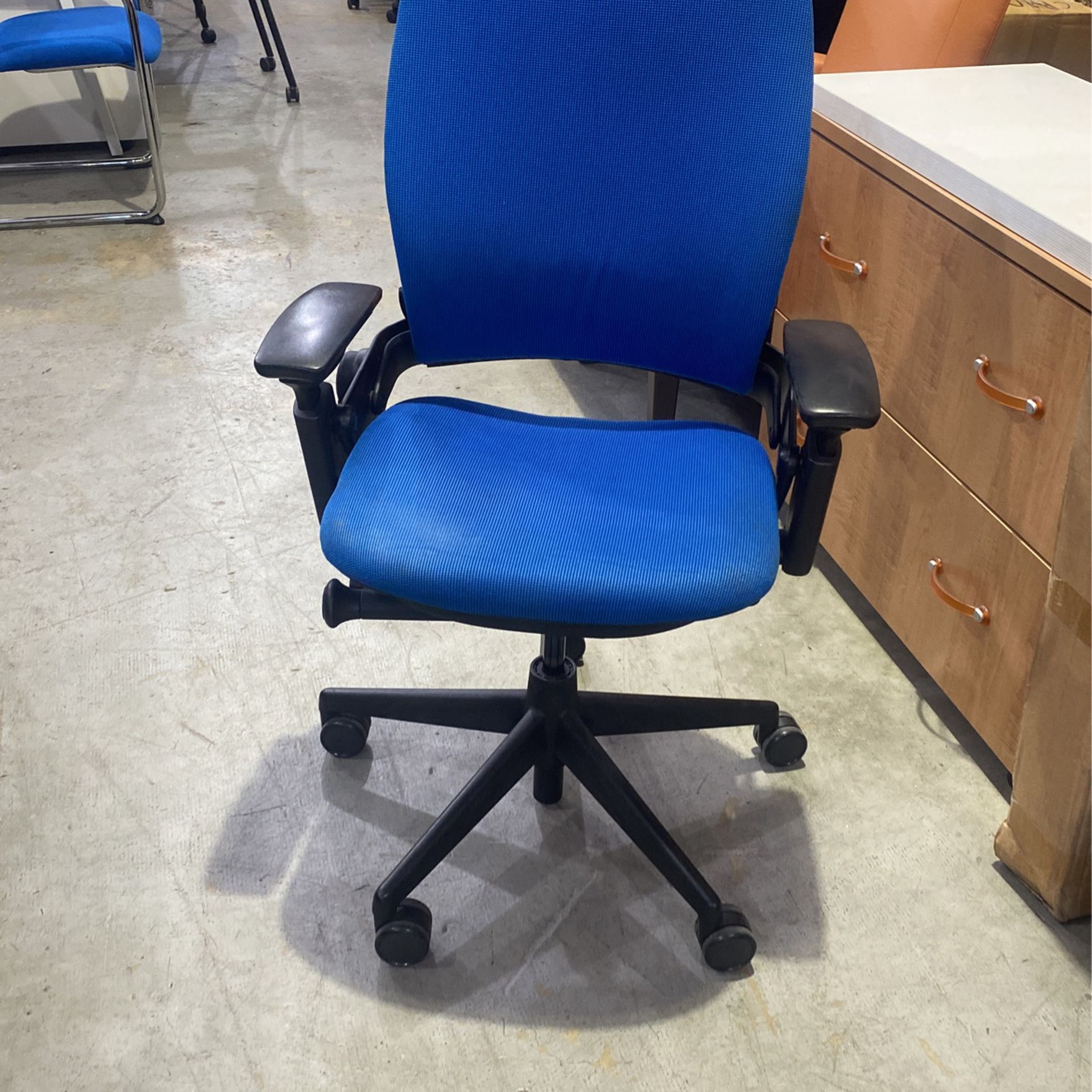 Steelcase Leap V2 Office Chair Ergonomic Adjustable Blue 