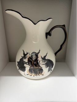 Spooky witch vase