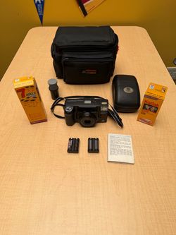Minolta Freedom Zoom 90 35mm Film Camera Bundle