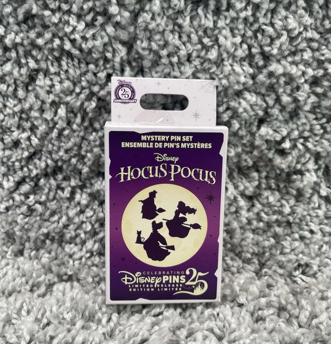 2025 Disney Parks Hocus Pocus Mystery Box 2 Pins Halloween New Unopened