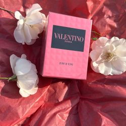 Valentino Donna Perfume Authentic Brand New Sealed, Amazing