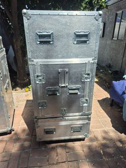 Huge flight/ road 3 tier hard case for video/ audio equipment w/ wheels 60X 26X 23X