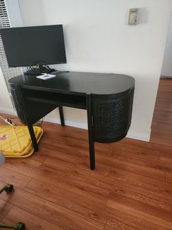 MOVING SALE! Desk for sale OBO