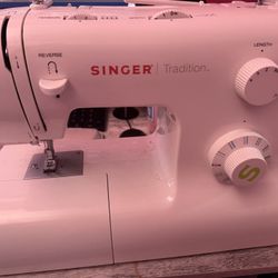 Singer Traditional Sewing Machine 