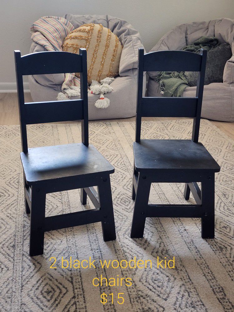 2 Kid Chairs 