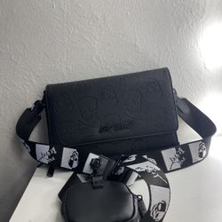 Betsey Johnson Halloween Black & White Skull & Heart Crossbody Bag W/Guitar Strap