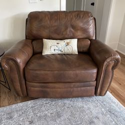 Recliner.  Chair And 1/2 Size