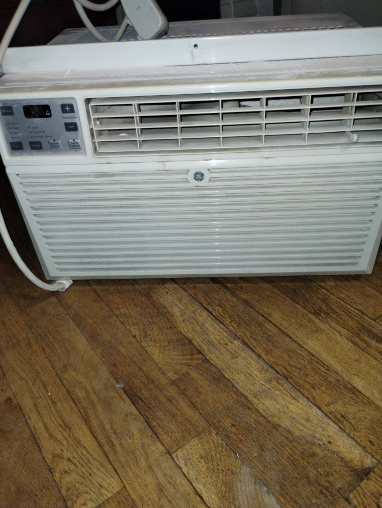 GE 5000 BTU AIR CONDITIONER