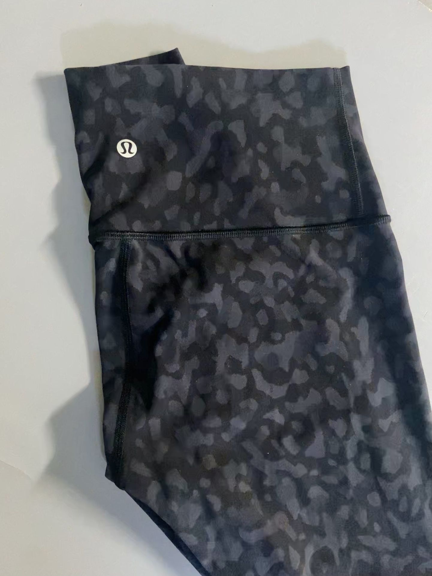 New lululemon’Wunder Under’ leggings