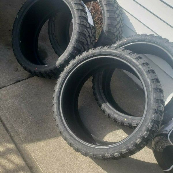 33/12.50 R24 Comforser Mud Tires