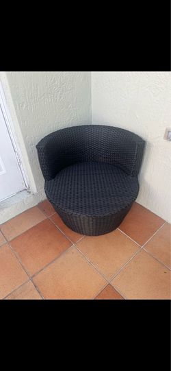 (2) outside chairs