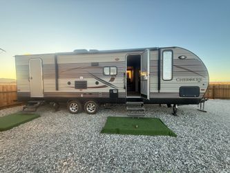 2016 RV Cherokee