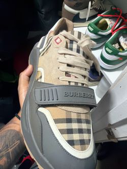 Burberry shoes brand new never worn