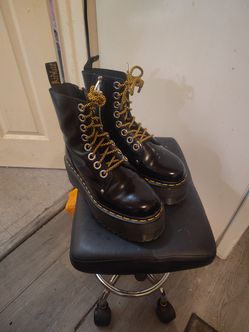 Dr Martin's Jadon Women size 7