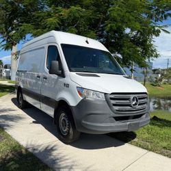 2022 Mercedes sprinter 2500