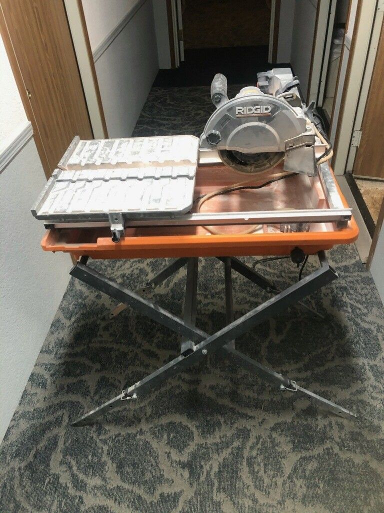 Wet Tile Saw. Used Once. In Perfect Condition