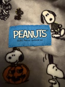 Peanuts 🎃 Snoopy dog pajamas sz medium