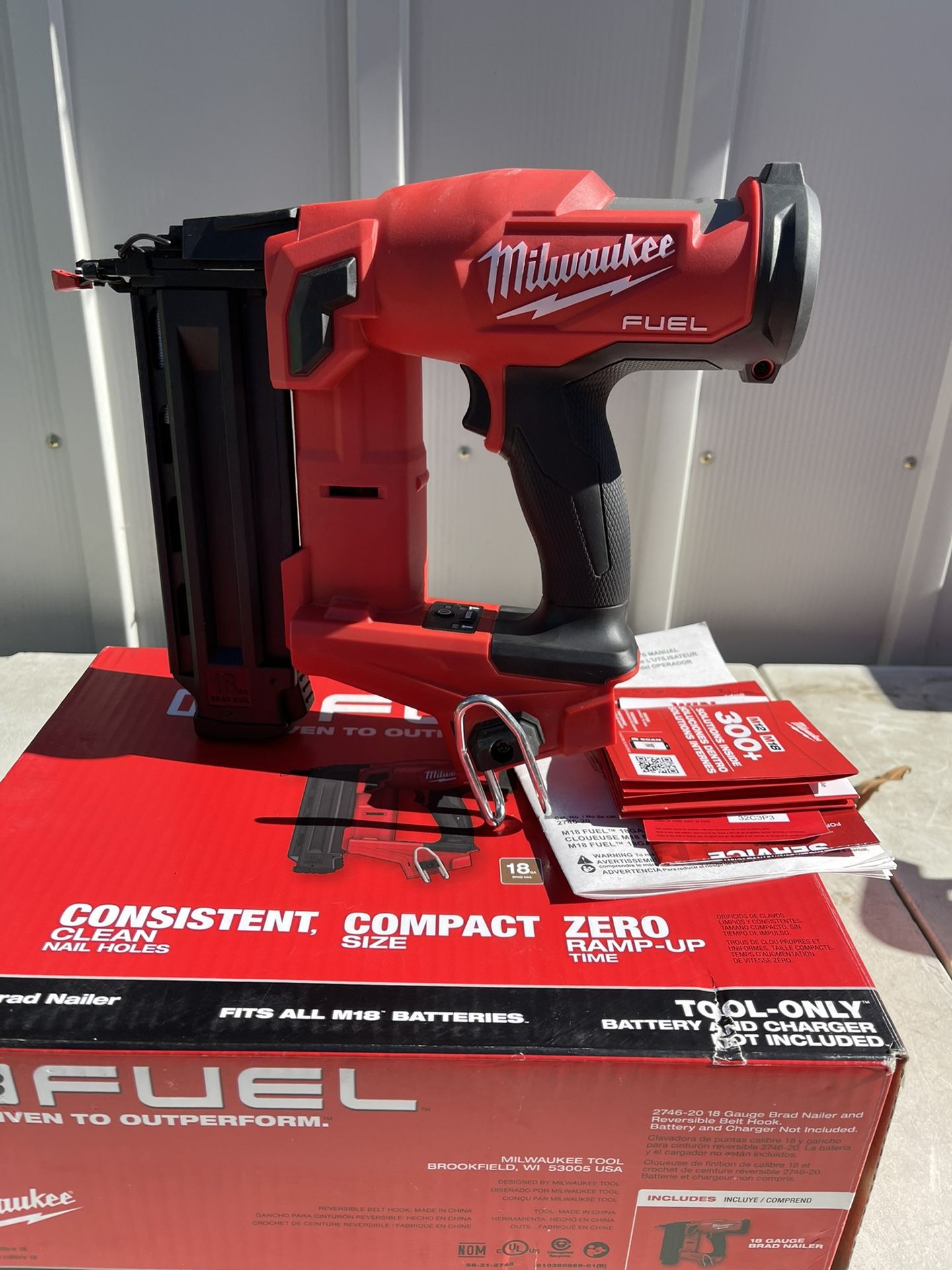 Nail Gun Cordless With Battery Milwaukee 2746-20 M18 FUEL 18V Li