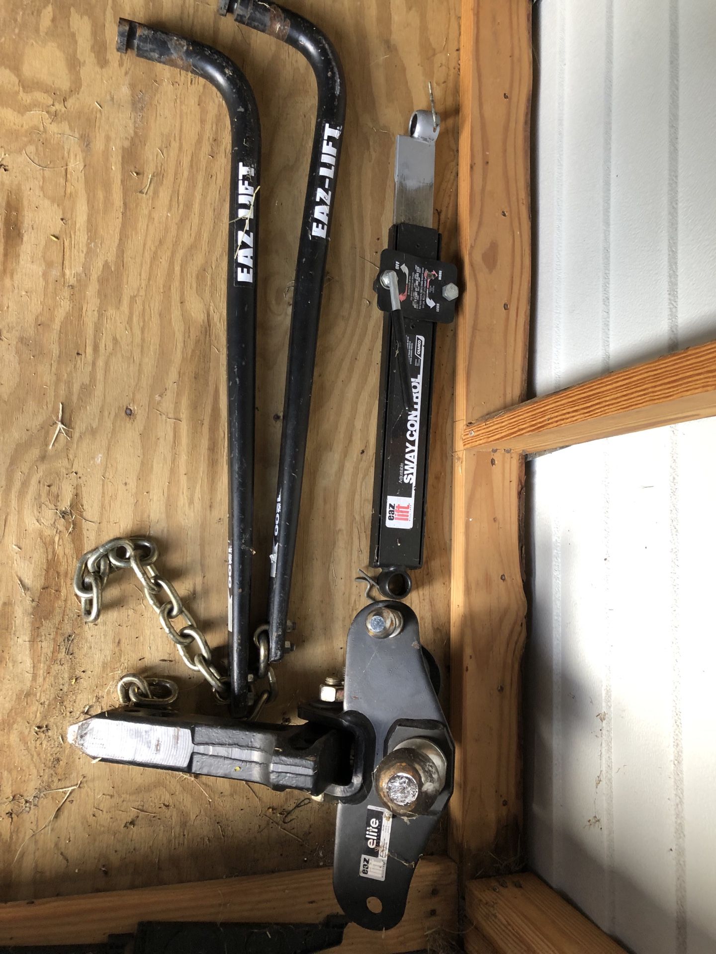 EAZ-LIFT Travel Trailer Hitch