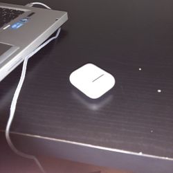 Air Pods Left Side