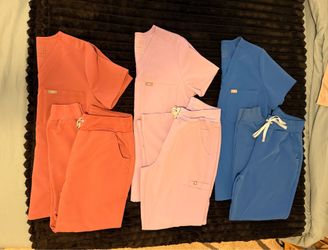 FIGS Scrubs Sets Women’s