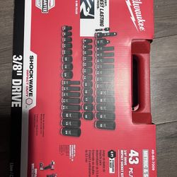 Milwaukee SHOCKWAVE 3/8 in. Drive SAE and Metric 6 Point Impact Socket Set (43-Piece)