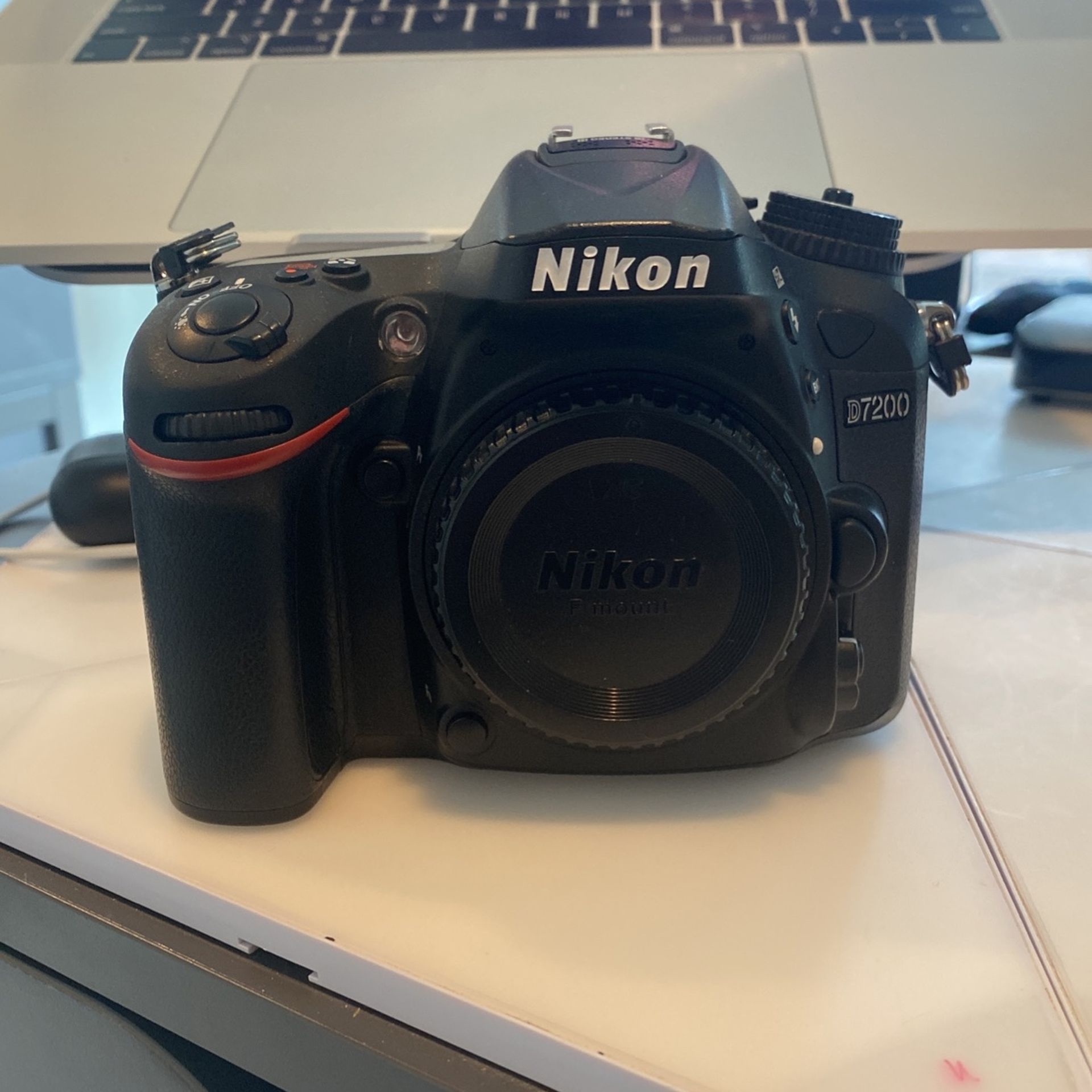 Nikon D7200 - DSLR - Body only