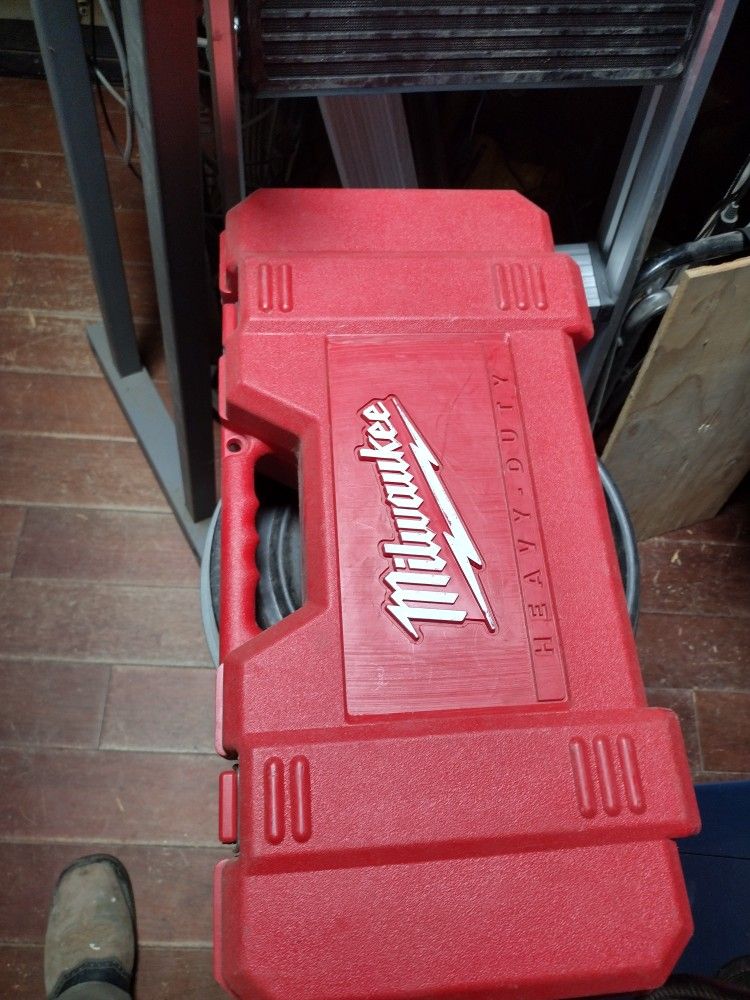Milwaukee 15amp reciprocating Saw With Case