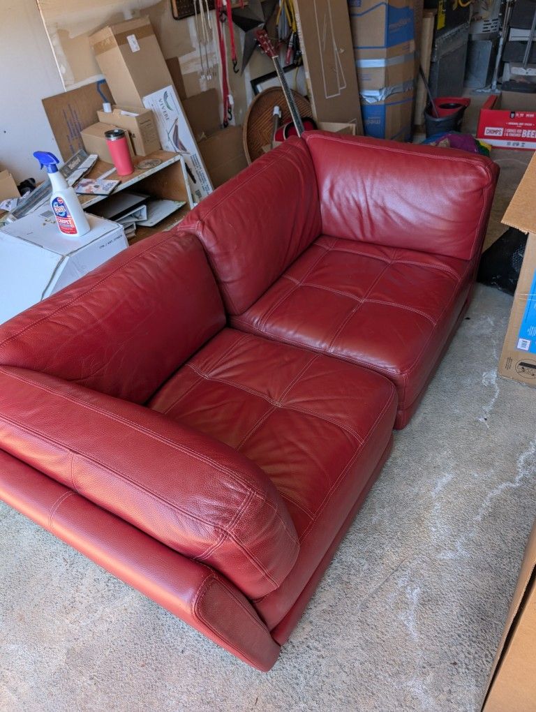 Cool Red Sofa/ Chairs No Rips Or Tears .Leather Made In Italy