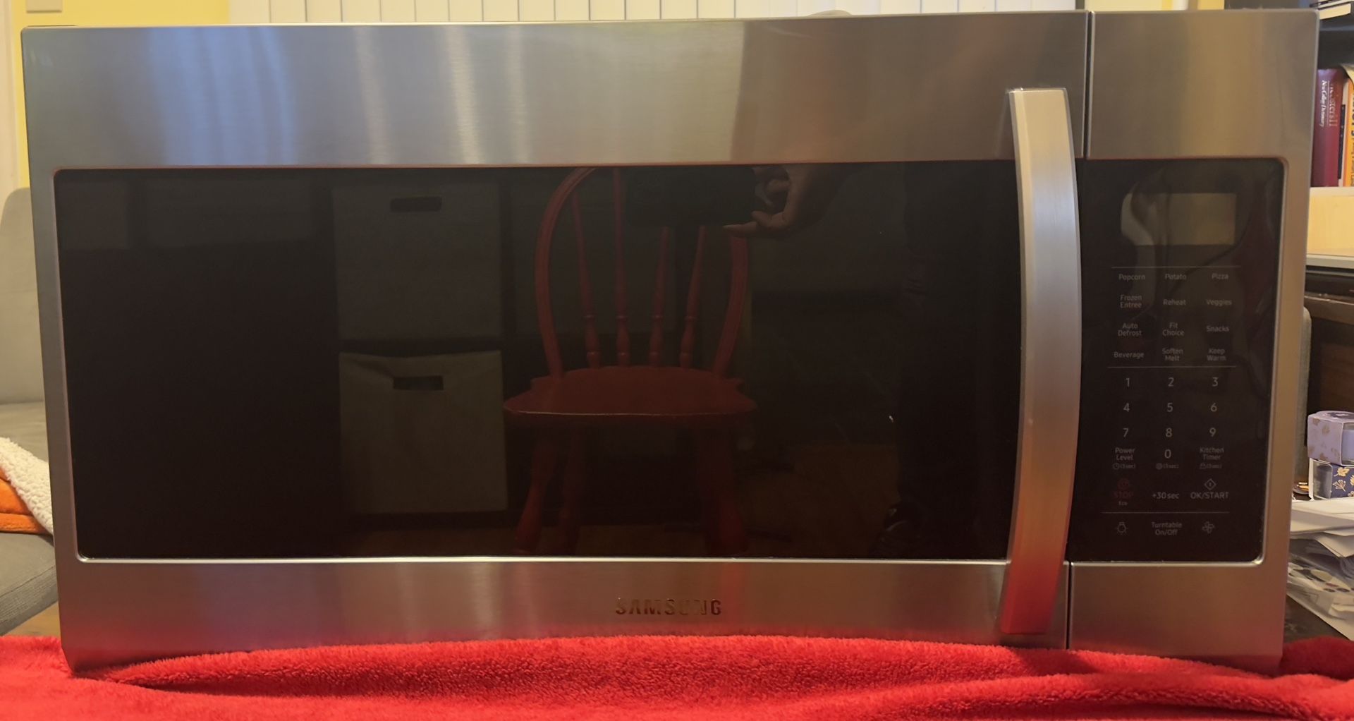 Samsung 1.7-cu ft Over-the-Range Microwave 