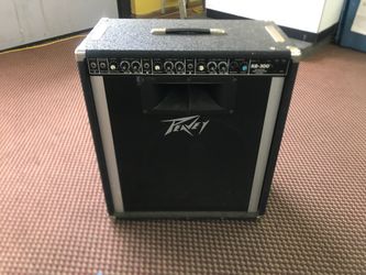 Peavey kB-300 amplifier