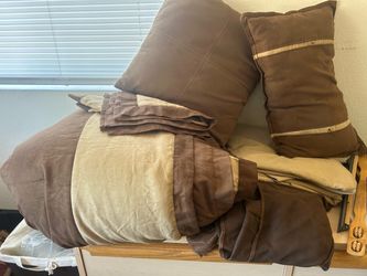 Brown and Tan Bedding Set with Pillows